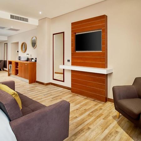 Protea Hotel By Marriott Pretoria Hatfield Luaran gambar